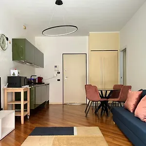 https://casa-zuretti-stazione-centrale.it-lombardy.com